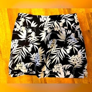 Ladies black floral skort XL S.C. & Co. Lined Pockets Tummy Control Sportswear